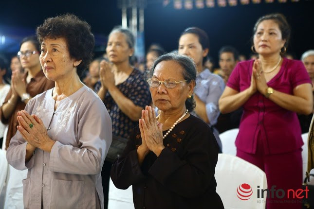 Buổi lễ cũng nhắn nhủ tới những người may mắn còn cha, còn mẹ hãy nhớ ơn cha mẹ, đừng coi việc chăm sóc con cái, gắng nặng của cha mẹ cho con cái là của cha mẹ mà hãy biết ơn công sinh thành. Mỗi một người ra đời đều có sự lo lắng của cha, sự đau đớn tột cùng của mẹ.
