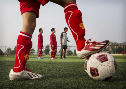 Lò đào tạo trẻ này có tên Evergrande, và được thành lập ngày 13/6/2014 và hiện có khoảng 2400 học viên, với hơn 50 sân bóng.