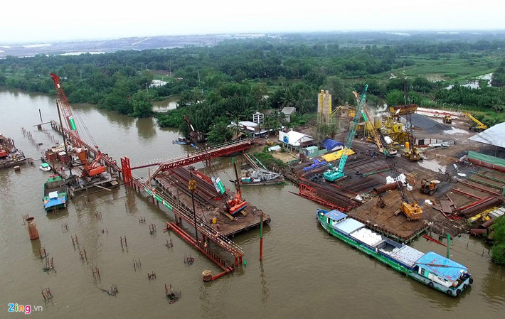 Dự án tập trung xây 6 cống dưới lòng đất kiểm soát triều tại Bến Nghé, Tân Thuận, Phú Xuân, Mương Chuối, Cây Khô, Phú Định. Nhà quản lý trung tâm cho toàn dự án và hệ thống điều khiển giám sát và thu thập dữ liệu được xây dựng tại hệ thống cống Cây Khô.