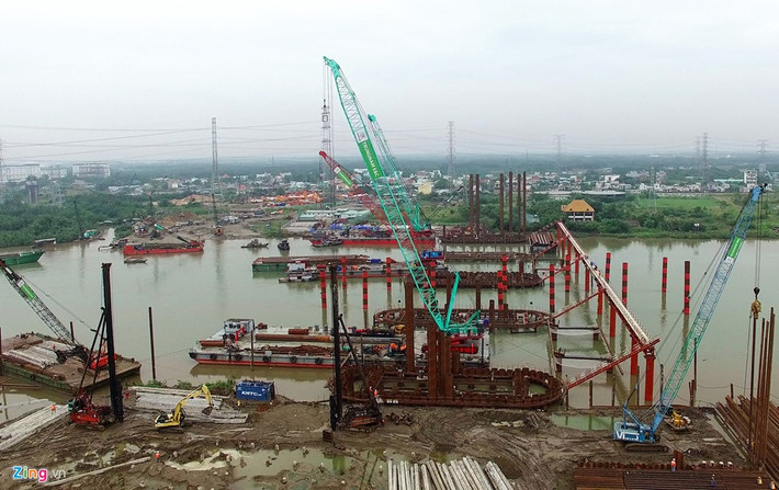 Hệ thống cống sẽ vận hành theo nguyên tắc: mùa mưa (khi mực nước thượng lưu lớn hơn mực nước hạ lưu), cửa tiêu nước sẽ được mở và ngược lại; mùa khô cống sẽ mở cửa tiêu nước khi mực nước thượng lưu lớn hơn hạ lưu và mực nước hạ lưu lớn hơn +0,6 m (mực nước thấp nhất cần đảm bảo môi trường sinh thái phía trong cống).