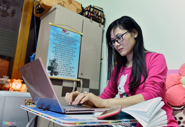 Các buổi tối còn lại, Vũ Thị Nhung soạn giáo án, cập nhật kiến thức mới và đôi lúc là dạy cho học sinh ôn thi đại học. Hiện, cô được duyệt đề cương, chờ ngày bắt đầu nghiên cứu tiến sĩ.