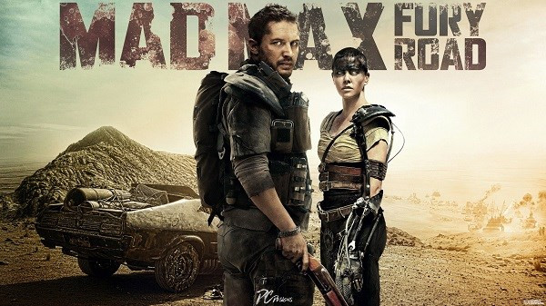 5. Mad Max: Fury Road Doanh thu: 375 triệu USD. Nếu chỉ xét riêng về mảng hành động, không có bộ phim nào nhận được nhiều lời khen ngợi bằng Mad Max: Fury Road. Thậm chí, sự "tàn bạo" trong Mad Max: Fury Road làm cho những phim bom tấn hành động năm nay như Furious 7 hay Avengers: Age of Ultron trở nên tầm thường. Bên cạnh một Mad Max mới (Tom Hardy) trẻ trung, cơ bắp hơn, thì nhân vật để lại nhiều ấn tượng nhất cho người xem chính là nữ chiến binh Furiosa của Charlize Theron. Ngoài ra, nhóm tạo hình và phục trang đã hoàn thành xuất sắc nhiệm vụ khi họ tạo ra những chiếc xe “độ” với bề ngoài cực kì “ngầu” và độc đáo.