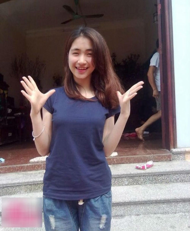 Hòa Minzy dù sinh ra trong gia đình thuần nông nhưng vì là con thứ tư trong gia đình nên cô không quá vất vả.