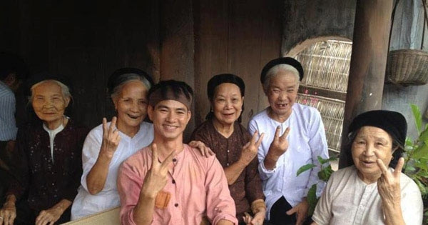 1, 2, 3 cùng nhau say hi nào!