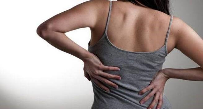 Một chiếc áo ngực gọng kém chất lượng sẽ hạn chế lưu thông máu, đồng thời gây căng cơ, dẫn đến đau lưng, cổ và vai.
