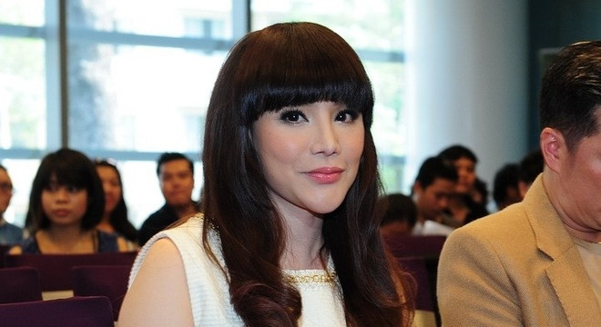 Hồ Quỳnh Hương có lẽ là một trong những ngôi sao được nhắc tới thường xuyên nhất khi có những vấn đề liên quan tới phẫu thuật thẩm mỹ.