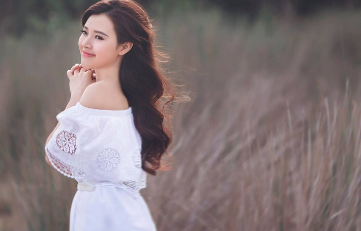 Hotgirl Midu nhí nhảnh "Vẫn là cô gái nhỏ, tự do và an nhiên".