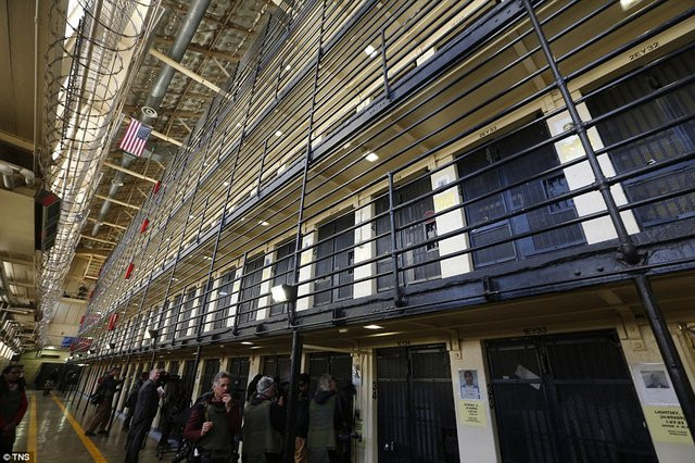 Khung cảnh nhà tù San Quentin ở bang California, nơi có số phạm nhân chờ tử hình lớn nhất ở Mỹ. Ngoài các phạm nhân khác, hiện có 725 tử tù khét tiếng nhất nước Mỹ đang bị giam giữ trong nhà tù nằm ở hạt Marin này.