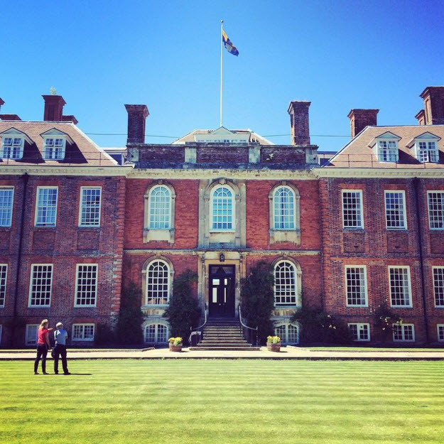 Lên cấp đại học, Middleton đã đi học ở trường St.Andrews ở Fife, Scotland. Tại nơi đây, cô đã gặp gỡ Hoàng tử William. Cả hai cùng sống tại kí túc xá trong khuôn viên trường tại Hội trường St. Salvator. Khi kết hôn, cặp đôi mới cưới chuyển đến đảo Anglesey Welsh và thuê Bordorgan Home Farm trong nhiều năm. Đó là một trang trại có bốn phòng ngủ ở nông thôn. Khi nói lời tạm biệt với người dân địa phương, Hoàng tử William cho biết: "Hòn đảo này là ngôi nhà đầu tiên của chúng tôi khi đến với nhau, và nó sẽ luôn luôn là một nơi vô cùng đặc biệt đối với cả hai chúng tôi."