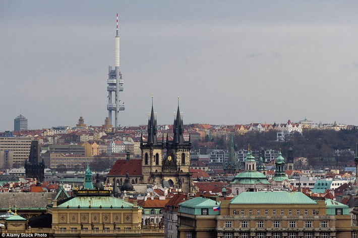 Tháp truyền hình Zizkov ở thành phố Prague của Czech được xây dựng từ năm 2001.