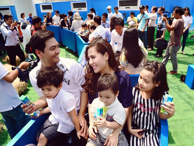 Hai cậu con trai tiếp theo của Phan Anh được đặt tên là Bin và Pooh.