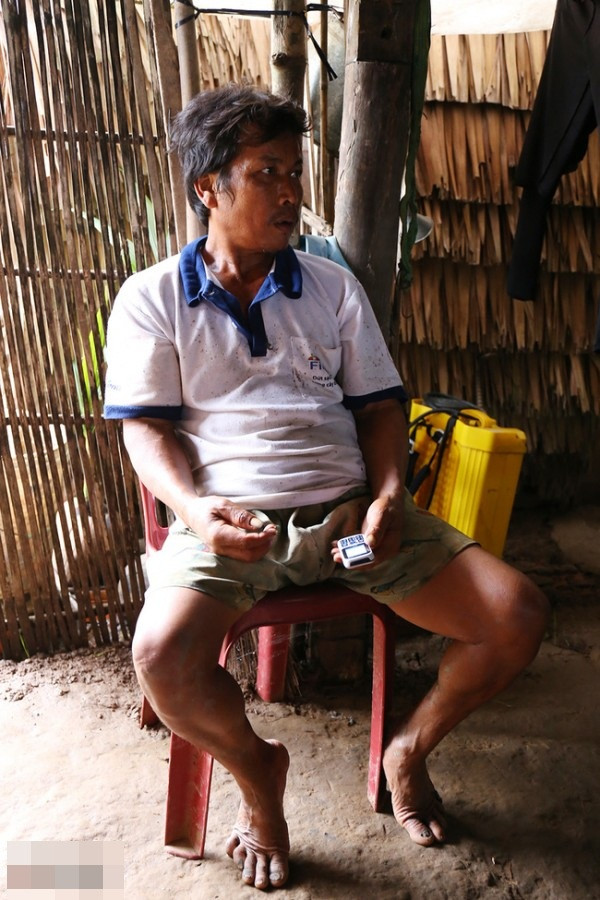 Bố mẹ của Tùng Sơn hiện đang rất lo lắng. Trong mắt họ, Tùng Sơn luôn là môt người con hiền lành, chăm chỉ và chân chất..