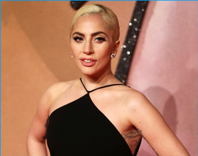 Rất nhiều người đã lên tiếng chỉ trích Lady Gaga sau khi cô chia sẻ hình ảnh cô "quá cân" lên trang Instagram. Trước những lời chê bai đó, nữ ca sĩ thẳng thắn "Tôi không sợ béo bằng sự nông cạn trong suy nghĩ".