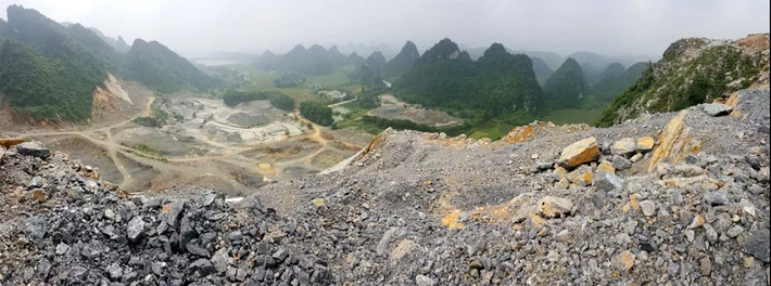 Mỏ đá khai thác nguy hiểm, họ chỉ cốt sao đẽo được nhiều đá, kiếm nhiều tiền.