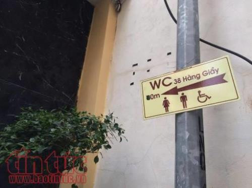 Hiện trên địa bàn Hà Nội có hàng trăm nhà vệ sinh công cộng nhưng còn nhiều hạn chế. Nhiều nhà vệ sinh đã xuống cấp nghiêm trọng, nhếch nhác, bẩn thỉu. Trong khi nhiều nhà vệ sinh công cộng (VSCC) là nỗi ám ảnh của người dân cũng như khách du lịch khi đến với Thủ đô Hà Nội thì nhà VSCC tại 38 Hàng Giầy là một sự khác biệt.
