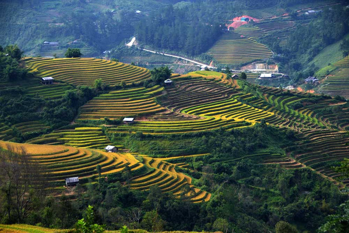 La Pán Tẩn không hổ danh là một trong ba địa phương của huyện Mù Cang Chải, nơi mà ruộng bậc thang - công trình kiến trúc nghệ thuật mang đầy tính sáng tạo của đồng bào Mông sinh sống trên mảnh đất này - đã được Bộ Văn hóa,Thể thao và Du lịch xếp hạng Di tích danh thắng cấp Quốc gia từ cuối năm 2007.