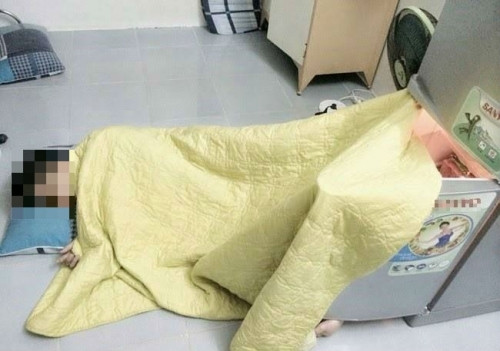 Trăm ngàn kiểu chống nắng nóng bá đạo được cư dân mạng chia sẻ.