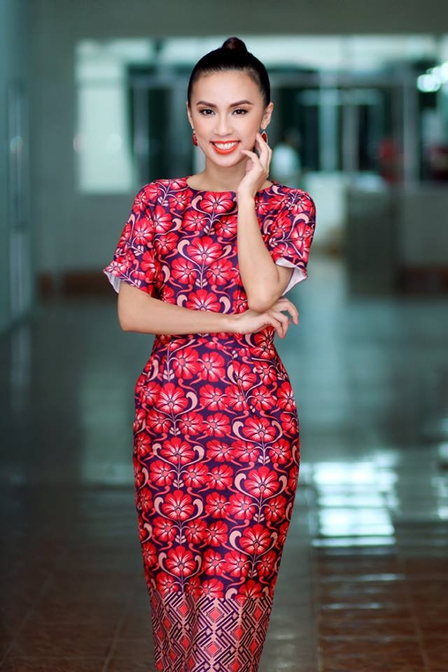 Huyền Ny và chồng vốn là bạn thời thơ ấu. Họ đã kết hôn cách đây 11 năm. Năm 2011, cô mới hạ sinh con trai đầu lòng Levin. 3 năm sau, cả hai đón chào cặp sinh đôi là hai bé gái Hạ Mây và Hải Cát. Chồng của Huyền Ny là một bác sĩ đa khoa. Anh hết mực ủng hộ sự nghiệp của vợ và thường xuyên đảm nhiệm các công việc gia đình khi vợ vắng nhà. Gia đình cổ tích của nữ MC là một niềm ao ước của công chúng.
