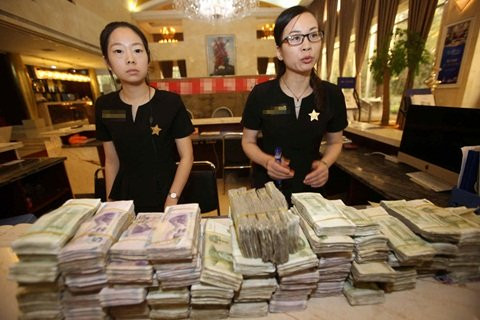 Theo công ty bất động sản, số tiền nói trên mới chỉ đủ tiền đặt cọc mua nhà. Tuy nhiên, công ty hiểu sự vất vả của cặp vợ chồng già tích góp từ việc buôn bán nhỏ mới có số tiền như vậy nên sẽ có chính sách riêng để hỗ trợ cặp vợ chồng này mua nhà.