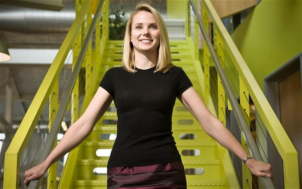 Marissa Mayer mới chỉ bắt đầu công việc với tư cách là nhân viên thứ 20 của Google: Ở tuổi 24, Mayer trở thành thành viên thứ 20 tại Google kiêm nữ kỹ sư đầu tiên của công ty. Cô gắn bó với doanh nghiệp này suốt 13 năm trước khi chuyển về làm giám đốc điều hành của Yahoo.