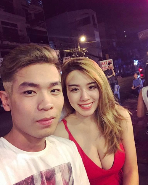 Được biết bạn trai mới của Linh Miu tên Sơn và anh chàng này kém cô 2 tuổi. Và mặc dù vậy chàng trai này vẫn được Linh Miu dành những lời có cánh rằng anh là người chững chạc, tâm lý. Những bức ảnh tình cảm của hai người thường xuyên được cô đăng tải lên facebook.