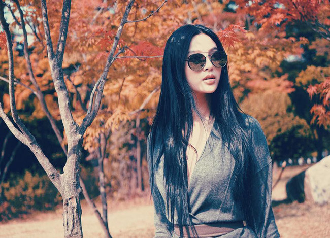 Hot girl Huyền Baby (tên thật là Đặng Ngọc Huyền, sinh năm 1989) là một trong những hot girl đình đám Hà thành.