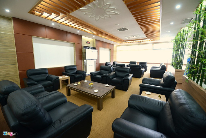 Các phòng chờ VIP cũng được trang trí sang trọng hơn so với các nhà ga hàng không khác ở trong nước.