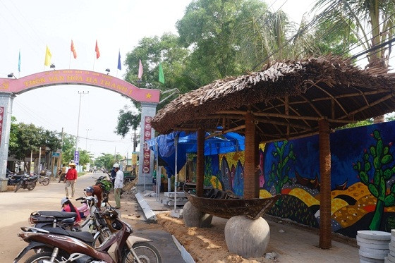 Cổng chào vào làng Bích Họa Tam Thanh: Ảnh - Trương Hồng