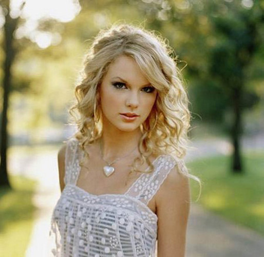 Sở hữu 7 giải Grammy và sự nghiệp ngày càng thăng hoa, nữ ca sĩ Taylor Swift đang ở vị trí mà nhiều người trong làng giải trí phải mơ ước.