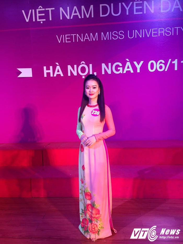 Nữ sinh xinh đẹp Hải thu thích nhất câu nói: “Không có thành công nào là dễ dàng, lúc bầu trời tối nhất cũng là lúc các vì sao toả sáng nhất”.