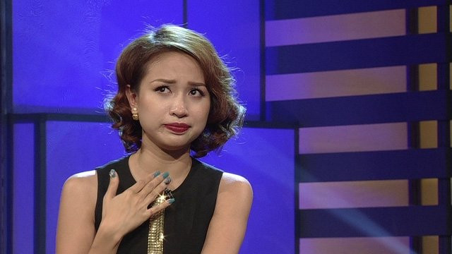 Mới đây, Vân Hugo bất ngờ tiết lộ mắt của cô bị nhược thị, càng ngày càng mờ đi, không có cách nào để chữa trị và một bên mắt đã hỏng hoàn toàn. Thêm vào đó, cô đang đứng trước nguy cơ mất dần giọng nói vì có vấn đề về dây thanh quản. Lần gần đây nhất cô đi khám, bác sĩ nói là nếu tiếp tục công việc dẫn chương trình chắc chắn cô sẽ không nói được nữa.
