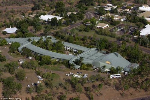Khách sạn Kakadu ở Australia có hình giống một con cá sấu khổng lồ và sử dụng vật liệu thân thiện với môi trường.