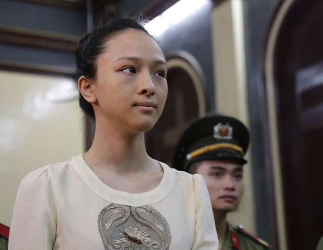 Tuy nhiên, trong phiên tòa xét xử gần đây nhất, Hoa hậu lừa đảo Phương Nga khẳng định bị oan, số tiền bị cáo buộc chiếm đoạt thực chất do đại gia Sài Gòn tự nguyện cho cô để thực hiện "hợp đồng tình cảm" trong 7 năm. Hiện vẫn chưa có kết quả cụ thể, tòa án quyết định trả hồ sơ để tiếp tục điều tra.