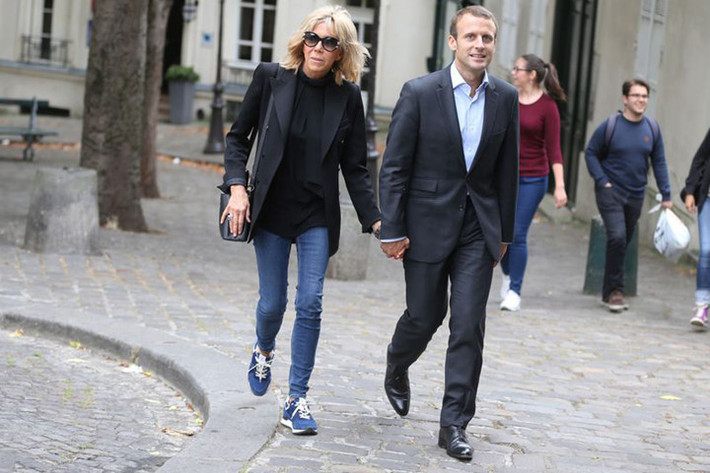 Khi hai người lần đầu gặp nhau, Macron mới 15 tuổi. Ảnh: Closer.