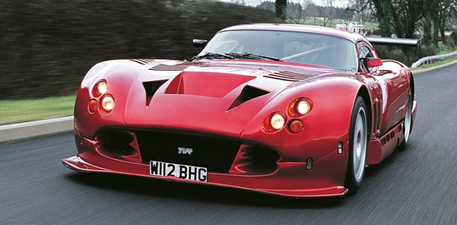 TVR Cerbera Speed 12 được coi là một trong những mẫu siêu xe đẹp nhất thập niên 1990. Xe có thể đạt tốc độ tối đa 386 km/h khi sức mạnh tới từ khối động cơ 7.7L V12.