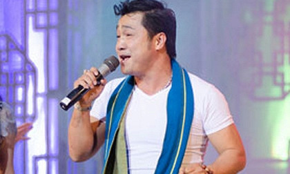 Trở lại showbiz từ năm 2005, Lý Hùng vẫn chạy sô đều giữa hai sân khấu ca nhạc và phim trường.