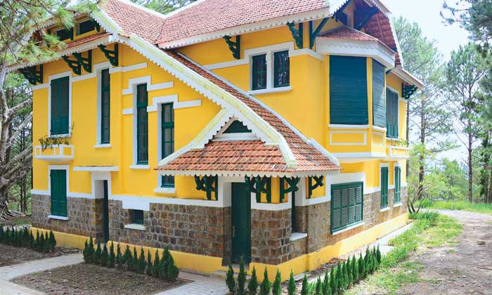 Đà Lạt có 2 biệt thự ở khu Resort Cadasa và Dinh I mang kiến trúc giống hệt nhau.