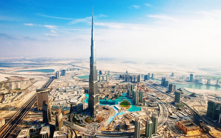Cho đến nay, diện mạo thành phố Dubai đã có sự thay đổi đáng kể, được mệnh danh là "thành phố của tương lai" với những tòa nhà chọc trời.