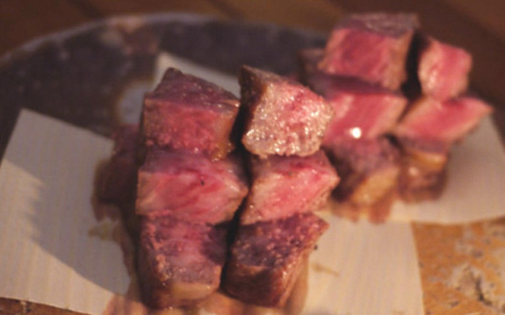 Món bít tết Wagyu No Sumibiyaki tại nhà hàng Zuma ở London có giá 139 USD.