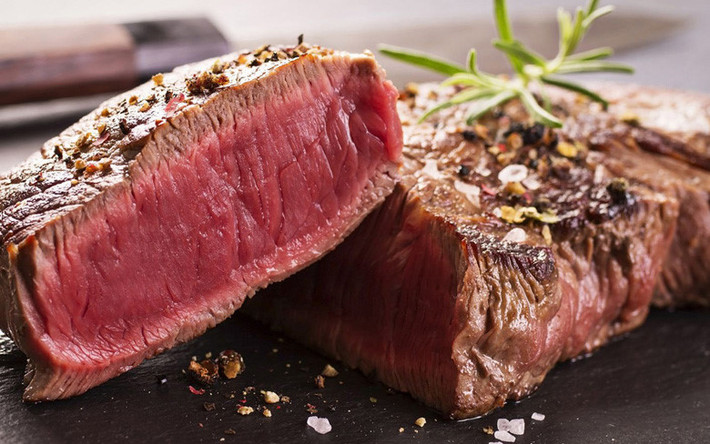 Bít tết Wagyu Kobe: 144 USD.