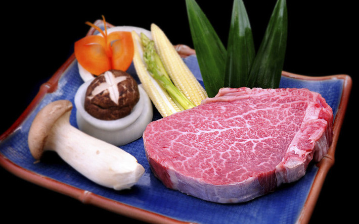 Món bít tết chế biến từ thịt bò Wagyu của Nhật Bản có giá 144 USD.