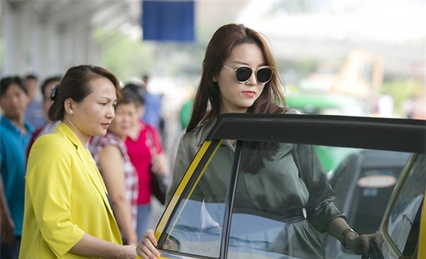 Kỳ Duyên cũng bị tố văng tục trên xe taxi.