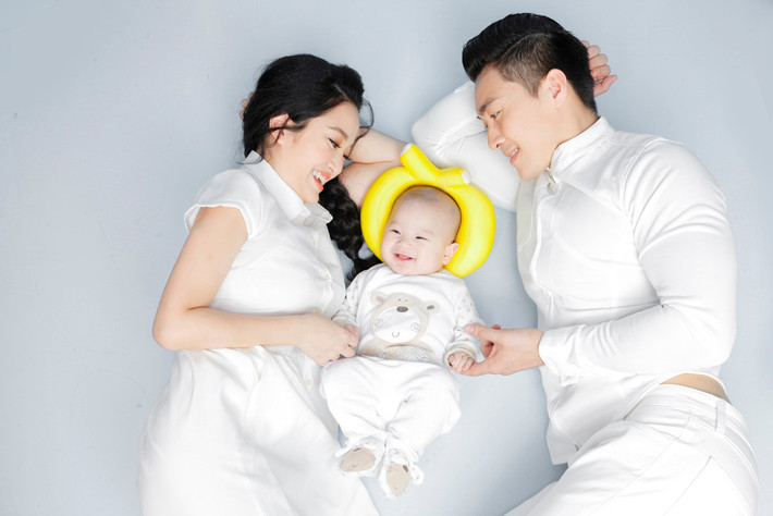 Vợ chồng Hồng Phượng đặt tên con trai là Giang Vĩ Lâm. Nhóc tỳ sinh ngày 25/12/2016, tên thân mật ở nhà là Bắp. Cậu bé kháu khỉnh, có nhiều nét giống ba.