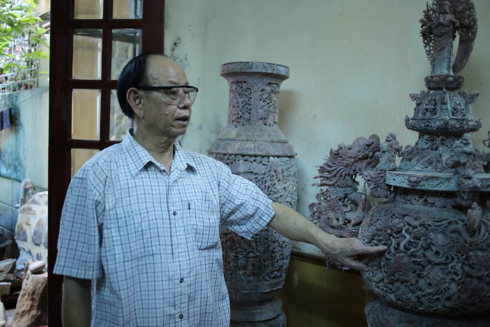 “Nếu bán đi, tôi tin chắc ở Việt Nam sẽ không còn bộ thứ 2. Tôi muốn nó được lưu giữ cẩn thận để cho thế hệ sau chiêm ngưỡng, tự hào về trình độ chạm khắc tài hoa của thợ đá Việt”, ông Minh chia sẻ.