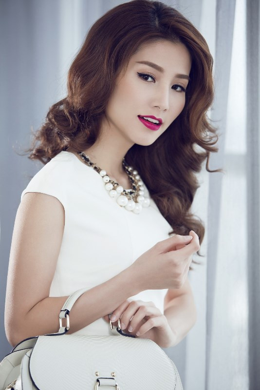 Diễm My 9X được biết đến là gương mặt trẻ tài năng trong làng giải trí Việt.