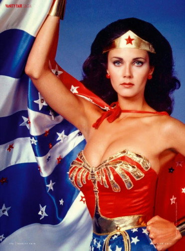 Đây cũng là series truyền hình thành công nhất về Wonder Woman, được 5 đề cử điện ảnh trong khuôn khổ giải: TV Land Awards (2003-2007) và Primetime Emmy Awards (1976 và 1978) và giành 1 giải thưởng TV Land Award năm 2004.