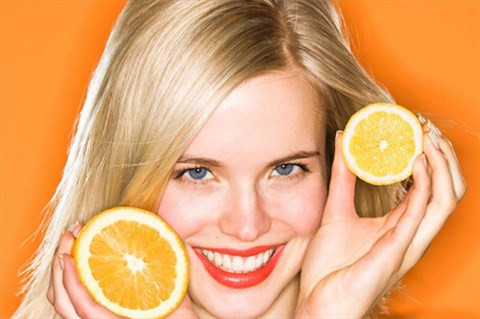 6. Giảm nguy cơ bệnh tật. Cam có đầy đủ vitamin C giúp bảo vệ các tế bào bằng cách trung hòa các gốc tự do. Các gốc tự do gây ra các bệnh mãn tính như ung thư và bệnh tim.