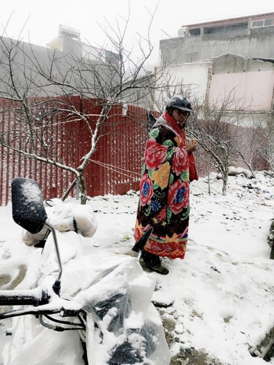 Áo choàng con công hot nhất mùa đông.