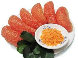 Bưởi góp phần hạ mức cholesterol xấu, thanh lọc máu huyết hiệu quả. Bên cạnh đó, nhiều bằng chứng y học còn cho thấy loại quả này có thể giúp cơ thể tối ưu hóa chức năng làm sạch ruột và thanh lọc gan.