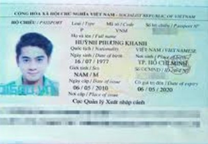 Tên hộ chiếu của Lâm Chi Khanh khá nữ tính – Huỳnh Phương Khanh nhưng người đẹp chuyển giới showbiz Việt lại lấy bức ảnh đại diện khá điển trai, “menly”.